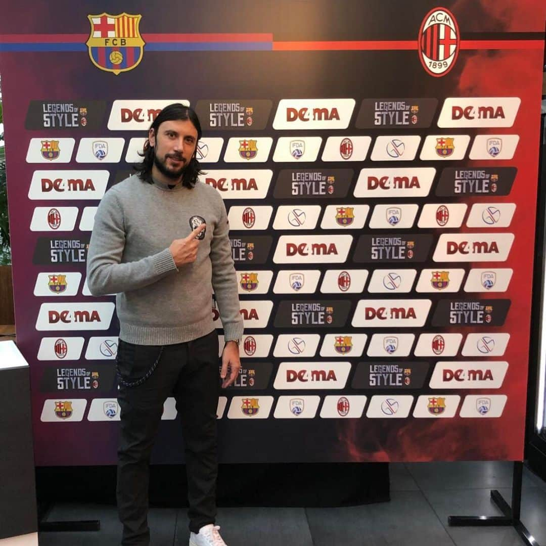 クリスティアン・ザッカルドのインスタグラム：「Legends of style.. @acmilan @fcbarcelona  The international tour of games between the legends of clubs was presented today È stato un piacere essere in compagnia di alcune leggende del Milan e del Barcellona.. #Milan #Barcellona #legends #style #player #passion120 #sempremilan」