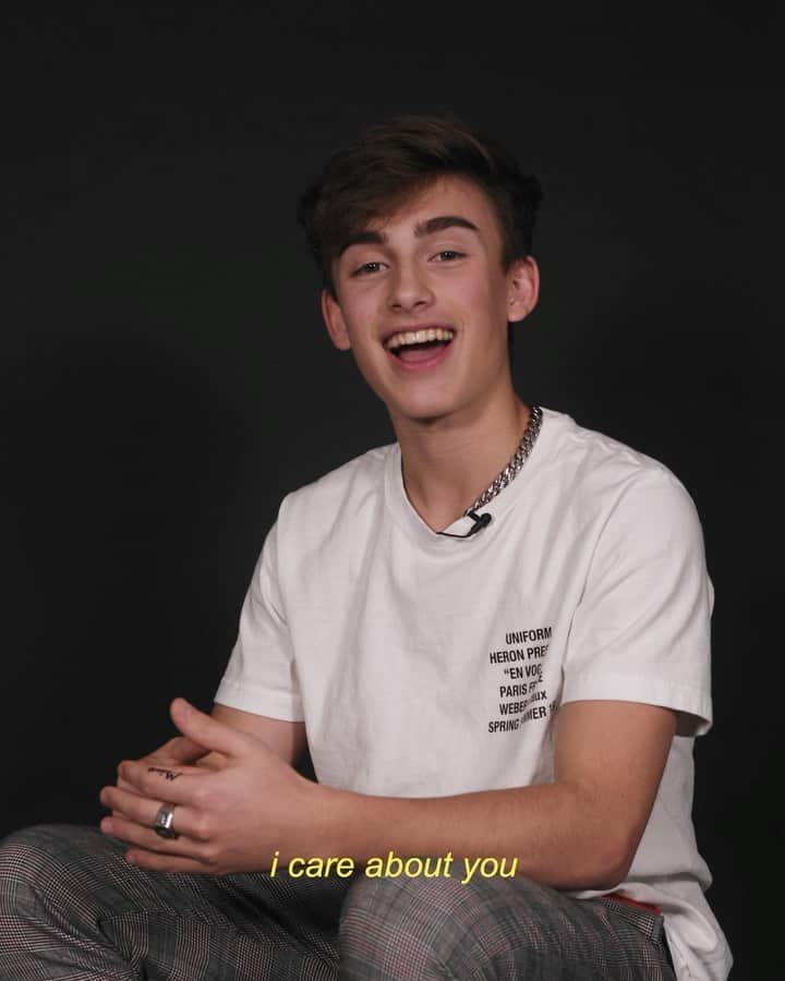 のインスタグラム：「pep talks by me. link to full vid in stories lolol @umusic」