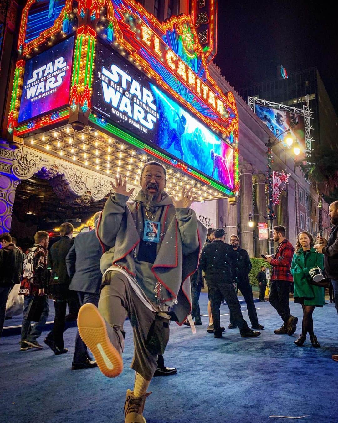 村上隆さんのインスタグラム写真 - (村上隆Instagram)「It was the best possible ending. This film showed what JJ can do when he truly got serious. He earnestly explored what Star Wars saga meant, descended down into his own depth, dug further down as an artist—the film exuded his wholehearted passion. Perhaps because Episode 8 and Solo weren’t so well-received, he may have felt as though he had his back to the wall. When, at the world premier, JJ got up on stage with Disney’s Bob Iger and the producer Kathleen Kennedy, he inflated both his cheeks and exhaled deep, as if to calm himself down. I swallowed hard, seeing how even JJ could get nervous. This was the true, big stage!  The two producers and JJ made sure to praise George Lucas in their speeches, setting a very humble mood. JJ also expressed his gratitude to Steven Spielberg; I could sense that the moment of truth for that entire generation was imminent, and felt electrified with anticipation. Then, at JJ’s invitation, John Williams walked on to the stage! There was a standing ovation! He was followed by the C3PO actor Anthony Daniels and other main casts. There was another standing ovation when, at the end, Mark Hamill joined. In this warmest, most loving of atmospheres—you can’t expect a better environment in which to watch Star Wars—the film started with the iconically dramatic music. Rey and Kylo Ren’s earnest portrayals were beyond passionate, almost uncharacteristically so for Star Wars, and the emotional threads were exquisitely woven throughout the film toward the final scenes. Adam Driver, who had up to now seemed somewhat ill-fitting in the world of Star Wars, has completely overturned such an impression and assimilated into the world now. I can only imagine what a challenge it must have been for Daisy Ridley, who took on the role of Ren, but there were so many superb moments! Those nuanced expressions! And I laughed out loud at the quintessentially Star Wars jokes that studded the film throughout. I laughed a lot in fact! John Williams’s score this time was all wonderful as well. 👉 Continue 👉」12月18日 3時25分 - takashipom