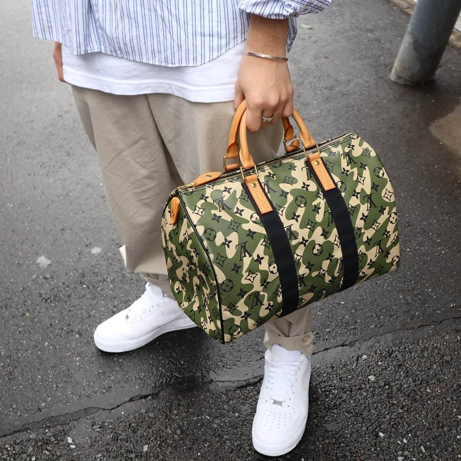 Vintage Brand Boutique AMOREさんのインスタグラム写真 - (Vintage Brand Boutique AMOREInstagram)「Louis Vuitton x Murakami Speedy 35 From 2008  Free Shipping Worldwide✈️ DM for more information ≫ ≫ ≫✉️ info@amorevintagetokyo.com  #ヴィンテージ #ルイヴィトン  #ヴィンテージヴィトン  #ヴィンテージブランドブティック #アモーレ #アモーレトーキョー #表参道 #青山 #東京 #hermes #vintage #vintageLV #LVvintage#amoretokyo #amorevintage #vintageshop  #amoregentleman #アモーレジェントルマン」12月18日 13時41分 - amore_tokyo