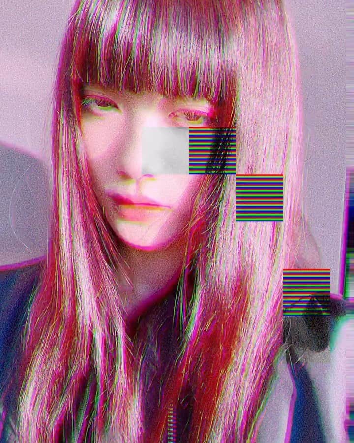 阿知波妃皇のインスタグラム：「Red Purple.(@osakana_yuki)  光にあたるときらきらと」