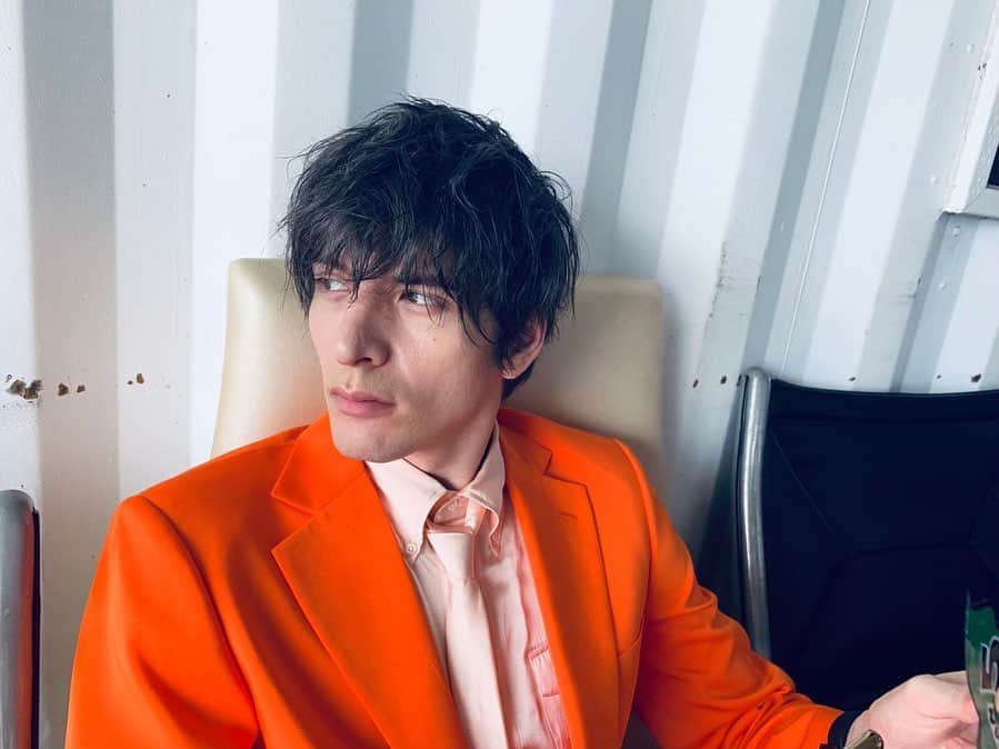 城田優さんのインスタグラム写真 - (城田優Instagram)「「Soñador」  #オフショット #今回も撮影はもちろん #メイクのはなちゃん #他にもたくさんあるんだけど #需要あるかしら #どれがお好み ? #4枚目は寝起きですね笑」12月18日 14時48分 - yu_shirota