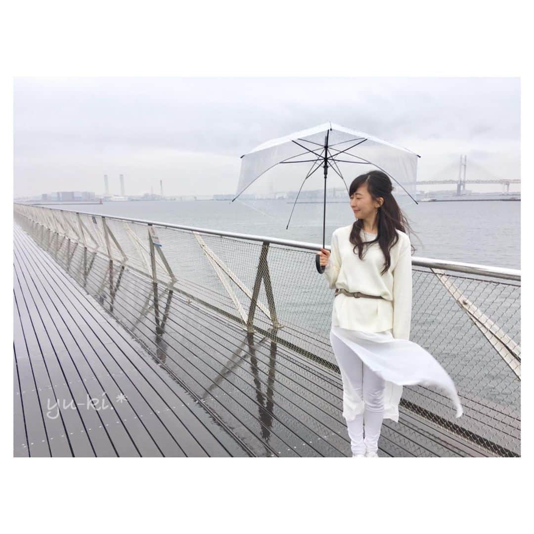のインスタグラム：「. びゅおっっ🌬🍃 . . . 来週末に迫りました\( ⍢ )/！ . -------------------------- 革命的コントライブ 第4弾 " konton weather " -------------------------- . Danceに歌に映像に 盛り沢山な演出のコントライブ★. ° 2019年の締めくくり、 是非遊びに来てください♡ 限定グッズもお楽しみに☺︎ . 2019.12.28-29 下北沢シアターミネルヴァ . 前売 ¥2500 / 当日 ¥3000 . Twitterの固定ツイートから 予約ページに飛べます☺︎ . #windy #rainyday #actress #dancer #風 #雨の日 #女優 #ダンサー #年末 #コントライブ #コメディ」