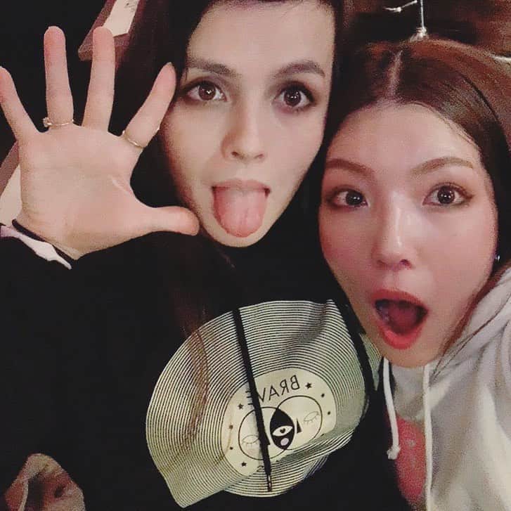 OLIVIAのインスタグラム：「Livey & Kotomi❤️ @kotosirene follow=> @wearebravespiritsapparel」