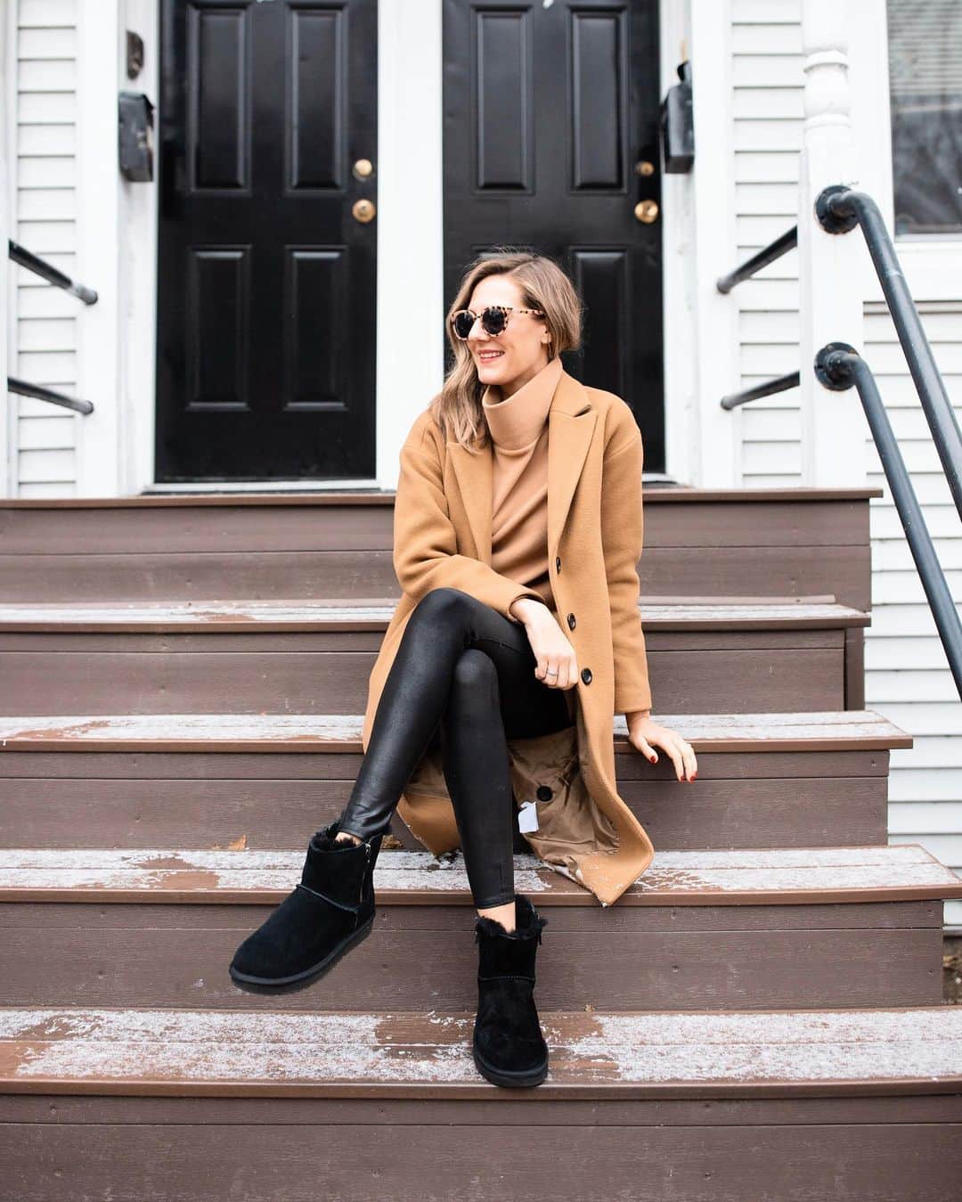 Anna Jane Wisniewskiのインスタグラム：「I hit up my local @dsw and was *this close* to purchasing the burgundy sneakers but the chilly temps ultimately swayed me and the need for a new pair of UGG boots prevailed.  Like I said, I'm not getting new UGGs every year--more like every four-five years (I wear them into the ground seeing as we have eternal winter) but I was pleasantly surprised by the selection of sneakers over at @DSW that I will probably head back there soon to scoop up the shoes I didn't get (and to get an early start on those fitness resolutions).⁣ ⁣ You'll be surprised by the treasures you’ll find at @DSW! From waterproof winter boots to chic, pointy-toed flats, they have it all at great prices.  Happy shopping!⁣ ⁣ #ad #mydsw」