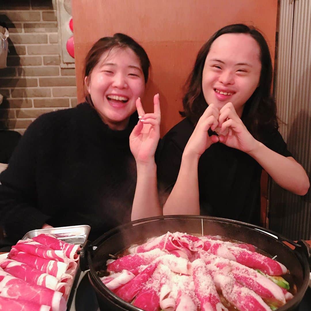 金子エミさんのインスタグラム写真 金子エミinstagram 笑顔が最高に可愛い2人 日本記録 アジアユースパラゲームズに出場して金メダルを獲得するなど 世界大会でも活躍するパラ水泳アスリート 水上真衣ちゃん Mai50frstyle とカイト 夜の練習を終え