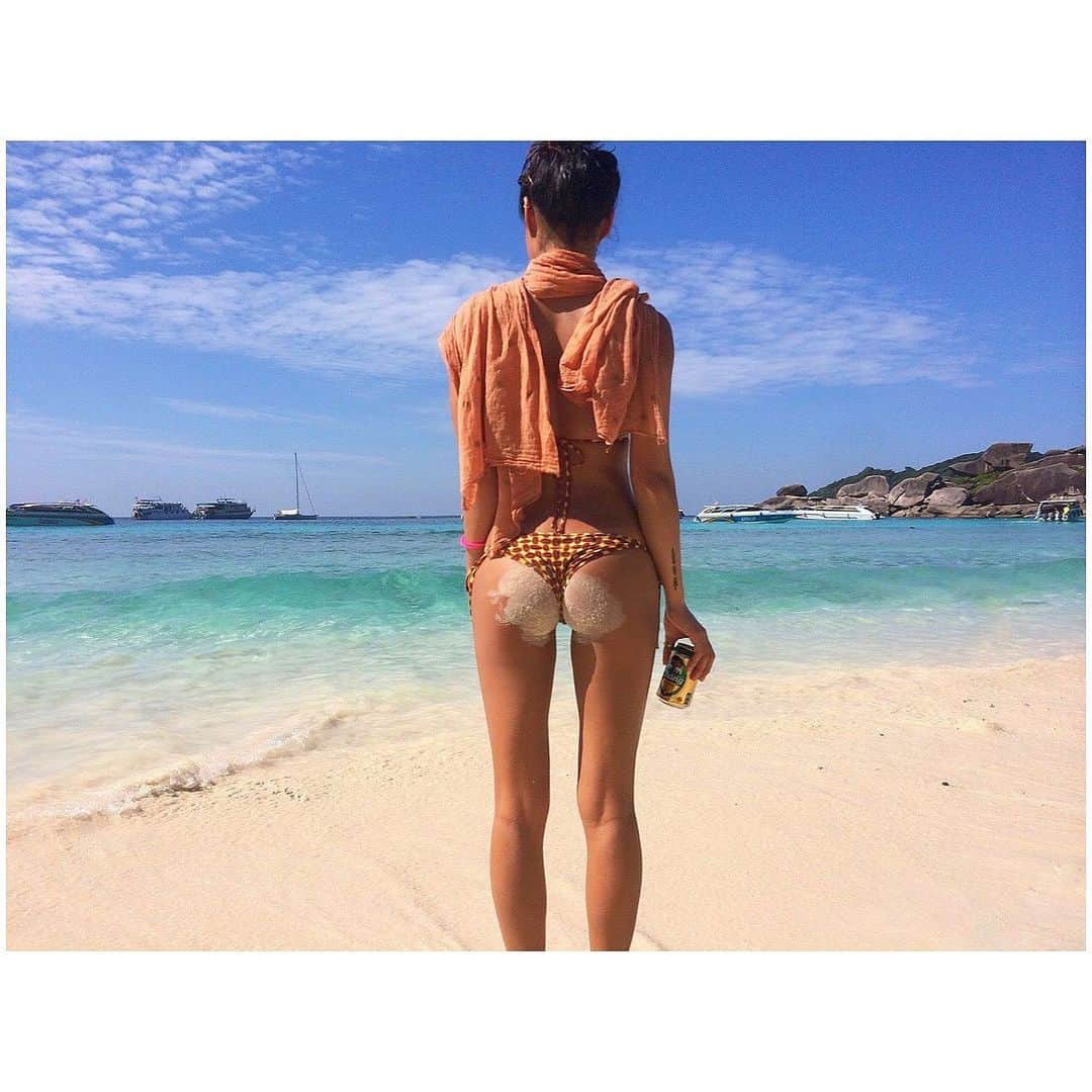 ジェラ・マリアーノさんのインスタグラム写真 - (ジェラ・マリアーノInstagram)「Tossback to salty bits n cold tins in Thailand🌞💦#takemeback #currentlymanifesting #moodAF #calmblueocean #similanislands」12月18日 9時40分 - jarahm