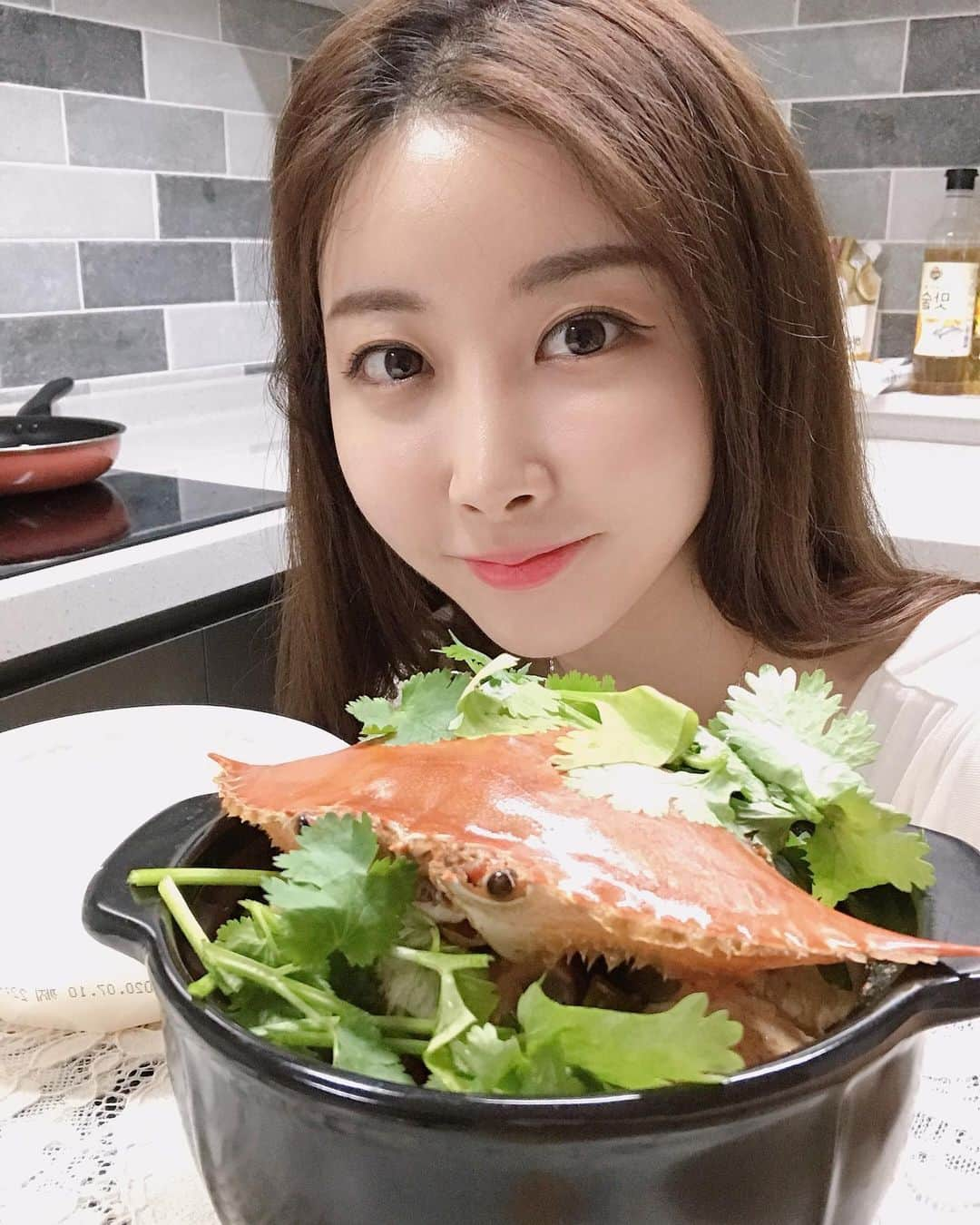 ダンビのインスタグラム：「거즌 현모양처 👩🏻‍🌾🦀🍚#밥도둑#꽃게탕#JMT」