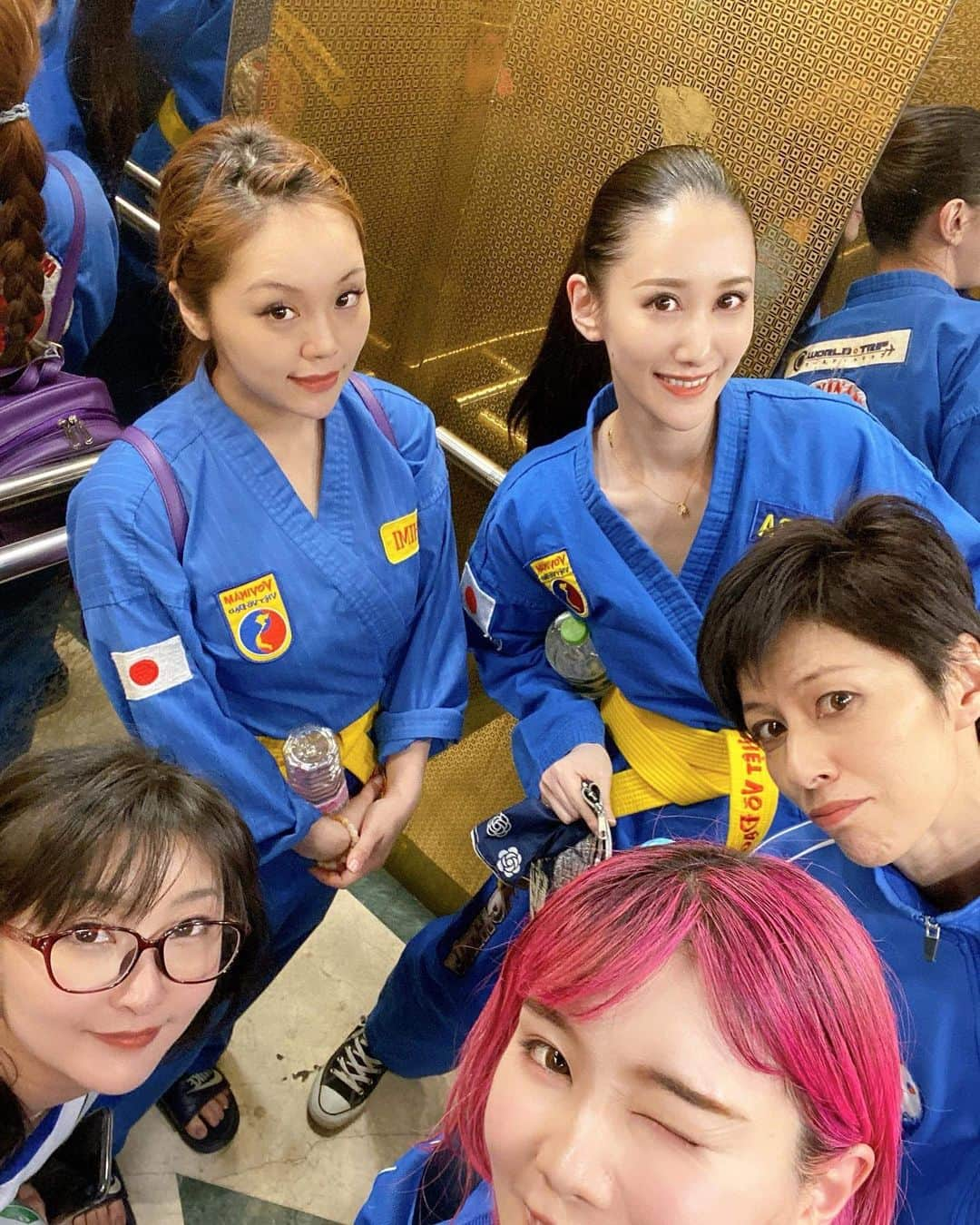 金城真央さんのインスタグラム写真 - (金城真央Instagram)「本日から世界選手権始まります👍🏻 日本女子代表は綺麗どころ揃い💕  #vovinam #vietvodao #ボビナム #大阪クラス #関西 #武道 #習い事大阪  #スポーツ女子 #格闘技女子 #メダリスト  #金城真央 #女優 #タレント #モデル  #スポーツが好きな人と繋がりたい  #アラサー独女 #アラサー #アラサー女子  #ムチムチ #童顔 #team_jp_西  #actress #model #pretty #me #followme #smile #japanesegirl #picoftheday #martialarts」12月18日 10時26分 - kaneshiromao