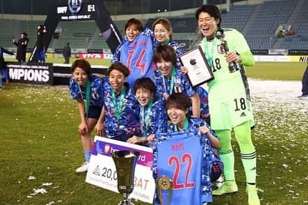 三浦成美さんのインスタグラム写真 - (三浦成美Instagram)「E-1選手権優勝🏆 なでしこジャパンとしてはじめて優勝に関わらせてもらえて嬉しいです！！ 現地やテレビでのたくさんの応援ありがとうございました😊 皇后杯も獲るぞ〜💪 #なでしこジャパン」12月18日 10時23分 - miura_narumi17
