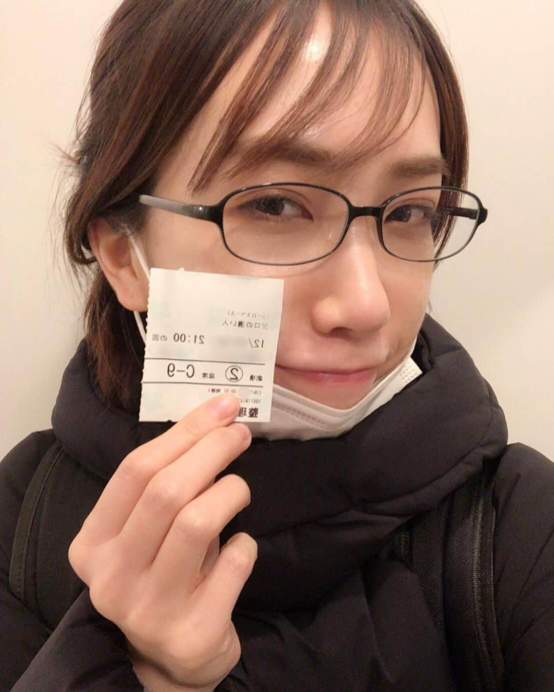 蔭山浩美さんのインスタグラム写真 - (蔭山浩美Instagram)「先日、遠山景織子さん主演映画「お口の濃い人」渋谷ユーロスペースにて鑑賞させていただきました☺︎ 一人で行ったんですけど、本当に面白くて、誰かと行きたかったな〜 観賞後、お口の濃い人トークしながらお酒飲みたくなった映画でした🍷 景織子さんは、音楽朗読劇「ヘブンズ・レコード」で私のお母さん役をしてくださいました。 映画「高校教師」で惹きつけられ、大好きになった女優さんで、共演させてもらえたことは私の財産です。 また景織子さんとご一緒させていただけるように頑張ろうと思います☺︎ あーお口の濃い人面白かったーーー！！ さて、今日も稽古がんばりまっす😤 _ _ #映画 #お口の濃い人 #ユーロスペース #遠山景織子 さん #ヘブンズレコード #ヘブレコ #高校教師」12月18日 10時40分 - hiromi_kageyama