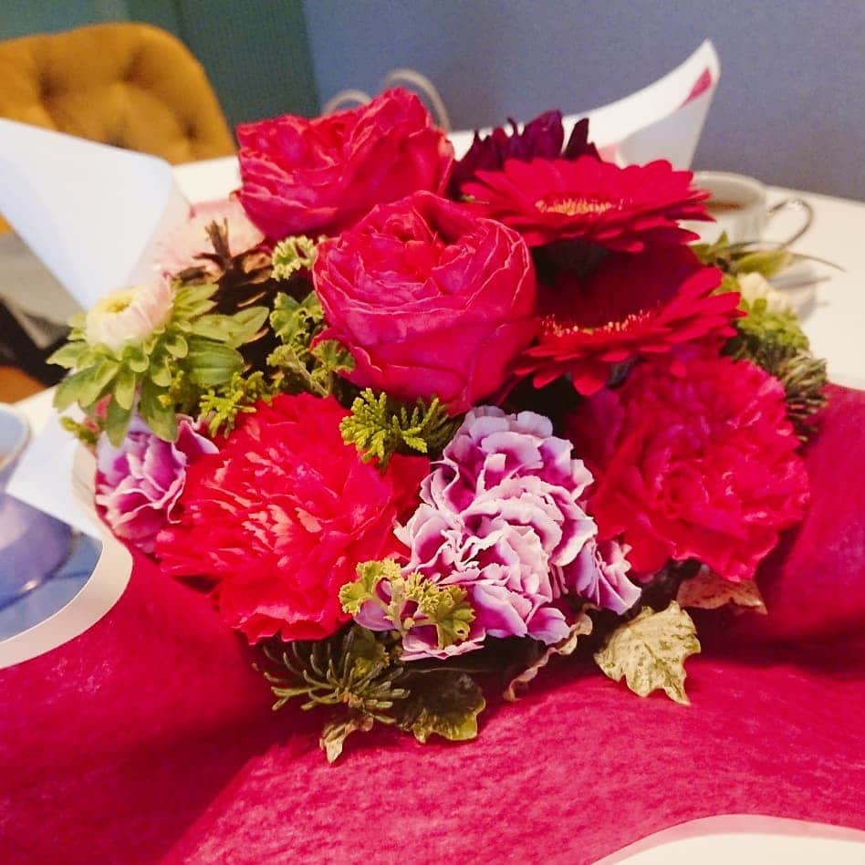 さとう珠緒さんのインスタグラム写真 - (さとう珠緒Instagram)「愛ちゃん千夏さんと表参道のヴィーガンでイタリアンなレストランGENTLEにランチ🍴🍝 ヘルシーなのに美味しい✨✨🎵 ちょっと早いお誕生日をお祝いしてもらいましたー💕✨✨ びっくり✨😆✨ 感謝💕💕 良い１日を～🌈 #GENTLE #表参道 #ヴィーガン #シェフ写真撮るのもうまい #早めのお誕生日 #佐藤千夏 さん #吉永愛 さん #いつもありがとう♥️」12月18日 10時54分 - tamao_satoh