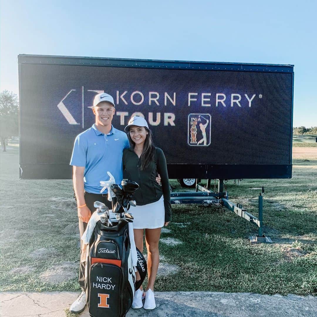 Liz Elmassianのインスタグラム：「Been an incredible month in the states with @nickhardy24.  Pretty sad to be leaving but so excited to get ready for the ALPG season! 🏌🏽‍♀️ Started off the trip in Tucson where we got to play at La Paloma, Tucson National and Ventana Canyon. 🌵  For Thanksgiving we headed to Chicago ❄️ The last two weeks we went to Florida; we played MJ’s incredible new golf course, I got to see an alligator 🐊 and then watched Nick earn full status for the Korn Ferry tour 2020.  Made so many memories and can’t wait to be back soon!」