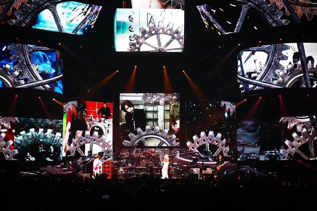 L'Arc-en-Ciel【公式】さんのインスタグラム写真 - (L'Arc-en-Ciel【公式】Instagram)「Thank you for your watching "YouTube Seven days 2019"! Which one was your best favorite? [YouTube Seven days 2019] HONEY [15th L’Anniversary Live] READY STEADY GO [WORLD TOUR 2012 LIVE at MADISON SQUARE GARDEN] CHASE [20th L'Anniversary WORLD TOUR 2012 THE FINAL LIVE at National Studium] MY HEART DRAWS A DREAM [L’Arc〜en〜Ciel LIVE 2014 at National Studium] Driver’s High [L'Arc-en-Ciel LIVE 2015 L’ArCASINO] REVELATION [25th L'Anniversary LIVE] X X X [25th L'Anniversary LIVE]  #LArcenCiel #LArc #ラルク#彩虹樂團  #LArcMMXX #ARENATOURMMXX #MMXX」12月18日 11時59分 - larcenciel.official