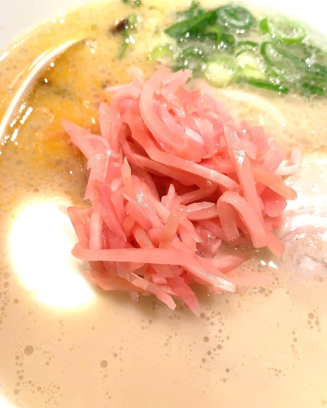 鶴久政治のインスタグラム：「紅生姜が食べたくて拉麺ば食べよります。」