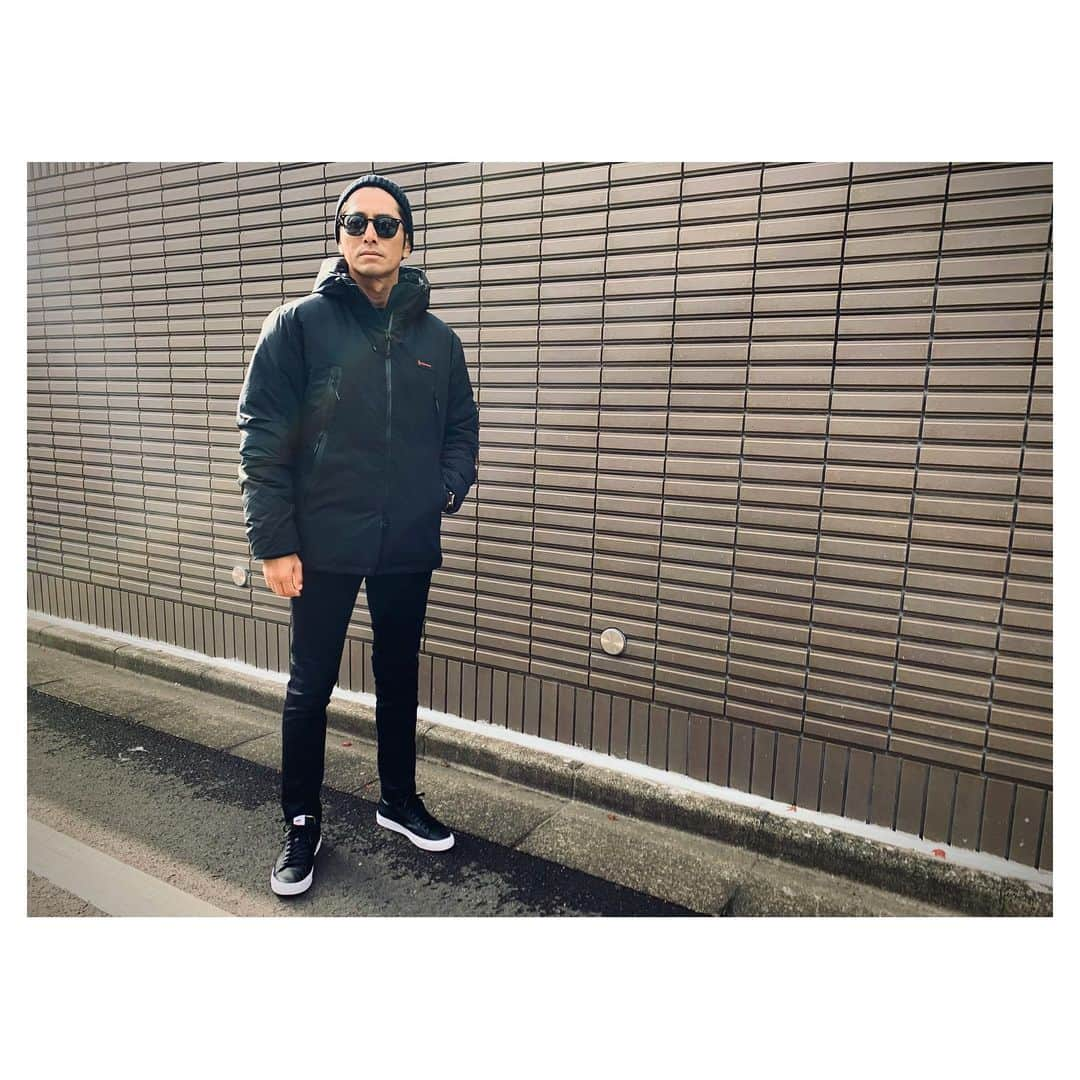 肥野竜也さんのインスタグラム写真 - (肥野竜也Instagram)「【BRIEFING】﻿ ﻿ BRIEFING「SLIDING WP DOWN JACKET」﻿ ﻿ 2019FWから始まったライン「ALG」﻿ ゴルフウェアも注目ですが、今後アウトドアやフィットネスなどライフスタイルウェアも大注目です😎👍✨﻿ ﻿ 『ALG』（Active Lifestyle Gear）﻿ キャンプやハイキング・ラン&フィットネスなど様々なアクティブなシーンに向けBRIEFINGが新たに開発したアイテムをお届けする新ライン「ALG」﻿ ﻿ @briefing_official﻿ ﻿ #肥野ファッション﻿ #ダウンジャケット﻿ #DOWNJACKET﻿ #秋冬ウェア﻿ #BRIEFING﻿ #ブリーフィング﻿ #ALG﻿ #ActiveLifestyleGear」12月18日 13時03分 - tatsuya_hino