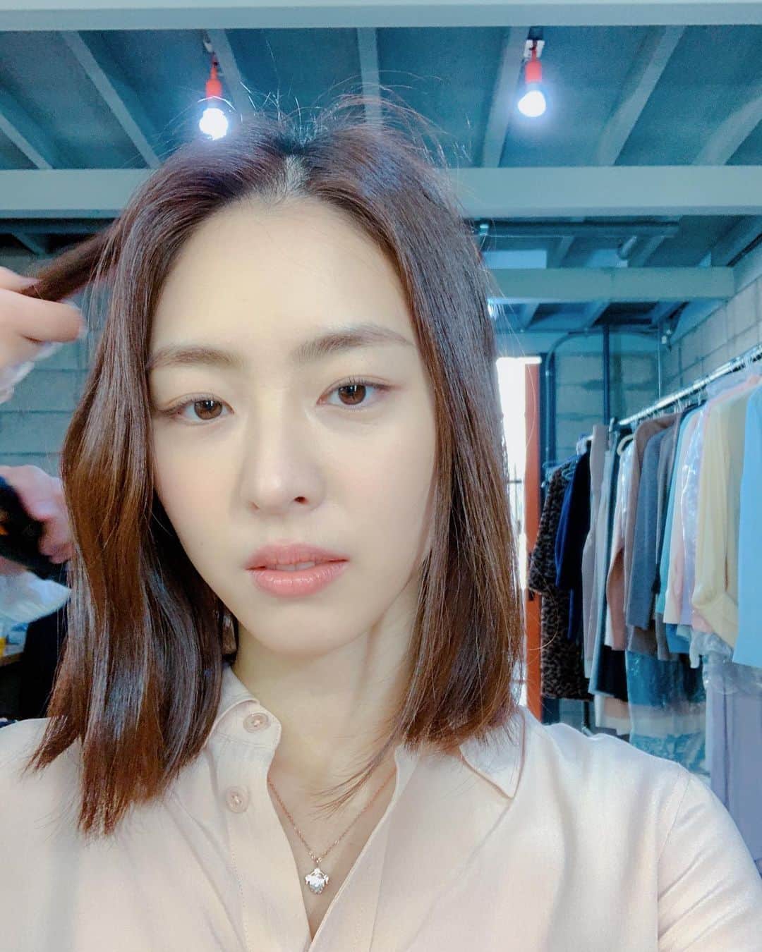 イ・ヨニさんのインスタグラム写真 - (イ・ヨニInstagram)「드라마포스터 촬영중.📸 #mbc수목미니시리즈#더게임#이연희#옥택연#임주환」12月18日 13時20分 - yeonhee.luv