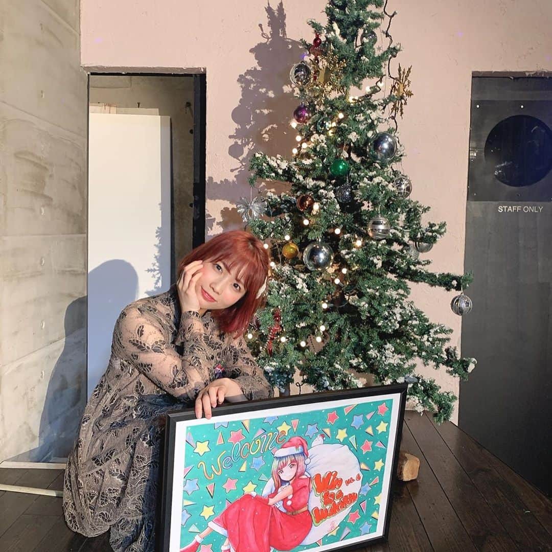 戸田真琴さんのインスタグラム写真 - (戸田真琴Instagram)「♥️Who is a MAKORIN? Vol.6♥️ ご参加いただいたみなさん、ありがとうございました！そしてゲストに来てくれた紗倉まなさん 、MCの安田理央さん 、当日まで頑張ってくれたスタッフのみんなもありがとう…！ おかげさまでとっても幸せなイベントになりました！ #ふ〜まこ 、毎回ハッピー度高いけど、今回は年末ということもあって尚更今年頑張ったな〜という実感が得られる、個人的にもとても癒される会でした…😭 みんなにたくさんほめてもらえて、来年までのやる気チャージできたよう。本当にありがとう🐈🎊😭 毎回 #ふ〜まこ だけは欠かさず参加してくれる方とかもいて、定着してきた喜びみたいなものも感じました。本読んだよって報告してくれた人たちもみんなありがとうございます！うれてぃ〜！ 来年も一緒に楽しい1年にしようね♥️」12月18日 13時16分 - toda_makoto