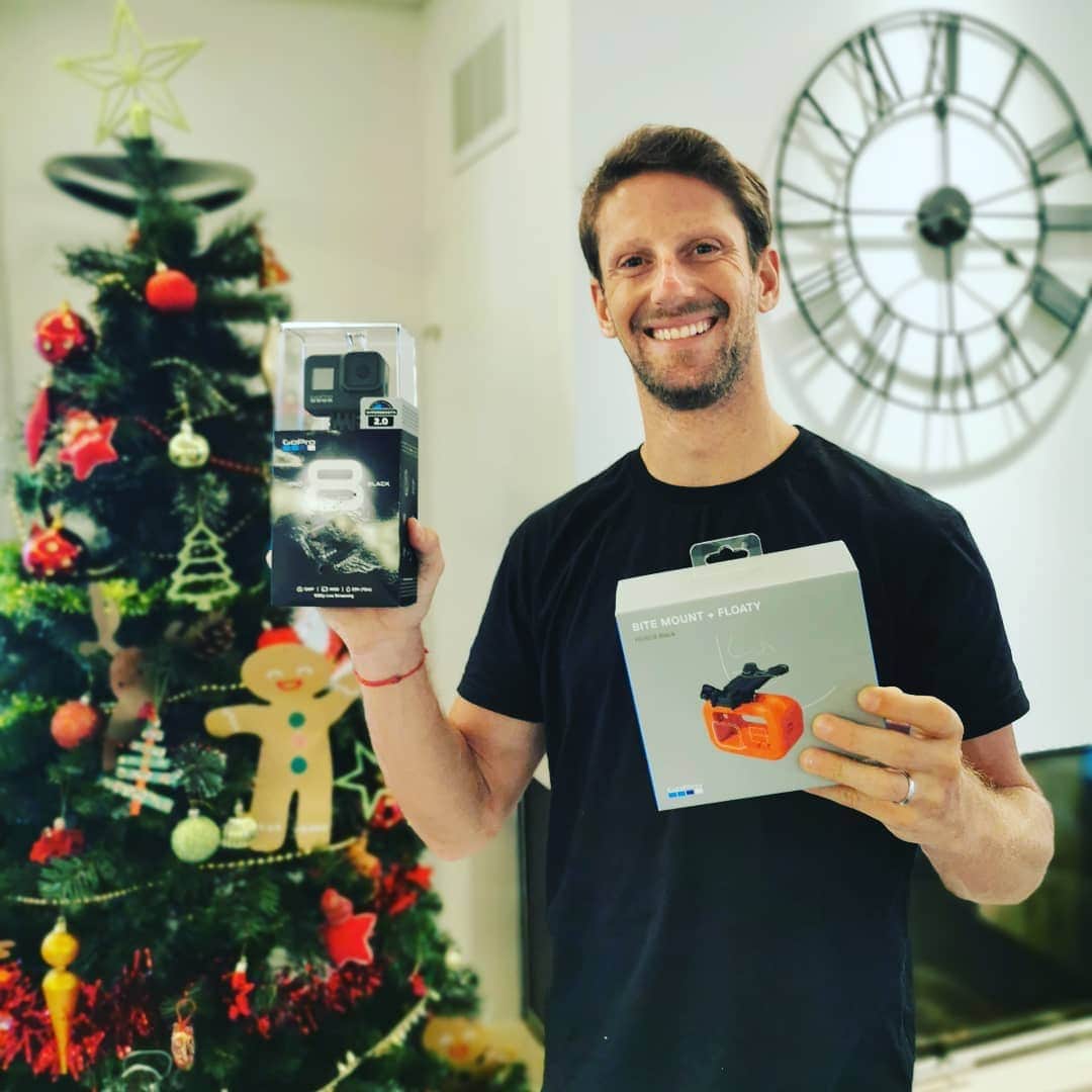 ロマン・グロージャンのインスタグラム：「I'll not lose it, I'll not lose it, I'll not lose it! 😂🙏🤙 @gopro」