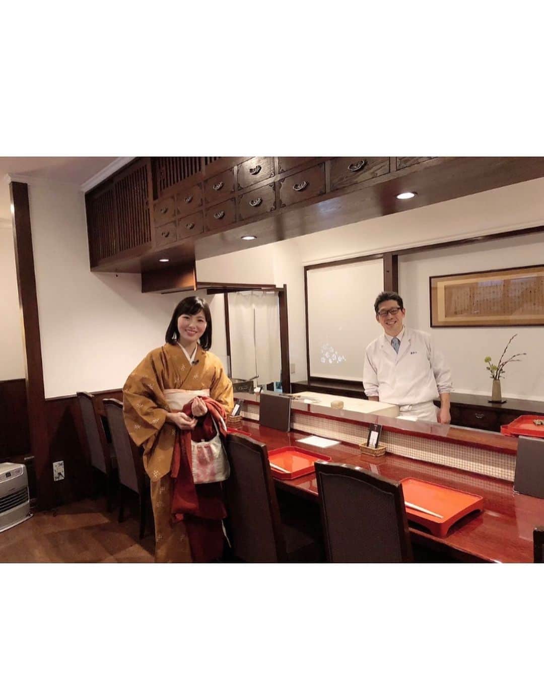 齋藤恵梨さんのインスタグラム写真 - (齋藤恵梨Instagram)「. . きょうのトクおしは 「普段着としての着物を楽しもう！」ということで 着物を着て村上を散策してきました👘 . 着物姿で、老舗の割烹でお料理をいただき 酒屋さんのカウンターでお酒を味わう… 最高でした… . 着物を着ると、 不思議と背筋がピンっと伸びますし 所作も美しくしようと思いますよね。 . 成人式や卒業式など特別な日に着るものという イメージがある着物ですが 普段の生活にも取り入れたいなと思いました💕 . . #新潟 #村上 #着物 #スタッフさん曰く座敷わらし #時代劇の町娘とも言われました #分かる #着物を美しく着こなせる女性になりたいです」12月18日 22時47分 - eri_saito1213