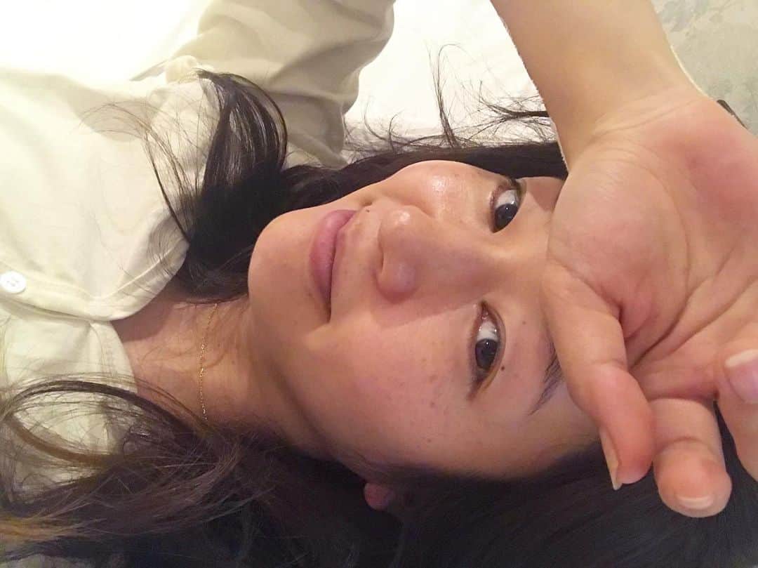 岩上陽子さんのインスタグラム写真 - (岩上陽子Instagram)「難産だった。経産婦なのに！🥴* 取り急ぎUberEATSでカツ丼頼んだので 食べて元気なります！* 赤さん明朝まで保育器のためご報告を 私の精一杯のすっぴんとカツ丼だけで失礼いたします🙃* 皆さまのお陰で、ありがとうございました🚼* * #出産後 #不育症からの妊娠 #流産後の妊娠 * * * #不育症の妊婦#出産後#産後#難産#産後ハイ#産後なう#出産しました#生まれました#すっぴん#出産報告#ubereats#ubereatsjapan #mamalife#ママライフ#妊婦#令和ベイビー#妊娠37週#37w#37w1d#マタニティー#マタニティーライフ#二人目出産#計画分娩#計画出産#ウテメリン#バイアスピリン」12月18日 23時14分 - yokoiwakami