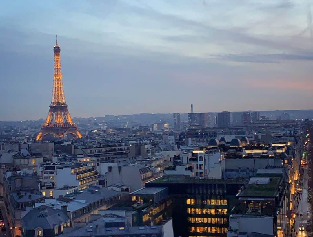 アナスタシア・オルソンさんのインスタグラム写真 - (アナスタシア・オルソンInstagram)「Vues de Paris ✨」12月18日 23時17分 - stasiaolson
