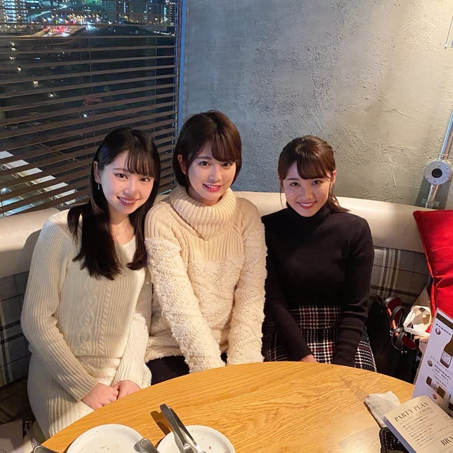 越智萌日さんのインスタグラム写真 - (越智萌日Instagram)「3代の今宮戎神社福娘代表が揃った奇跡のご飯会🎋 . 実は2ヶ月以上前から3人でご飯行きたいって話してたから念願が叶った🥺💕2人とも可愛いすぎて眼福、、、 . ちーちゃん(@chihiro_washio )企画してくれてありがとう💐 ちーちゃんの天然さにいつも癒されてます😍 . くろみゆちゃん(@__miyu__20 )ずっと憧れで今日ドキドキしてたけど、話したらめちゃめちゃ面白くてお腹よじれた😂 . これからもよろしくね💕次回も楽しみ😍 先輩2人を見習って十日戎頑張ります✨ . #福娘  #今宮戎福娘  #今宮戎福娘代表 #福娘代表  #えべっさん #今宮戎神社 #今宮戎  #十日戎  #今宮戎神社福娘」12月18日 23時27分 - moeka19990201