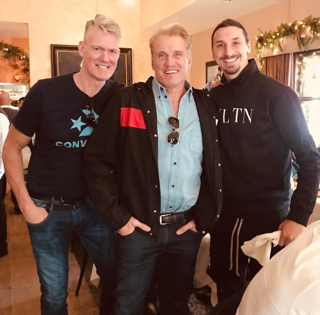 ドルフ・ラングレンのインスタグラム：「My brother and I ran into another tall Swede in Beverly Hills. Zlatan Ibrahimovic, one of the all-time legends of soccer...and a great guy. 🎄👊 🇸🇪」
