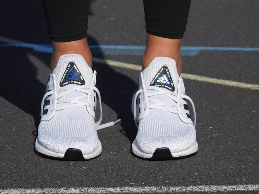 サラ・ゴスさんのインスタグラム写真 - (サラ・ゴスInstagram)「Luckily for me I have the best running shoe to help me get back the KMs I have missed while being out injured. Going into Christmas break saying goodbye to gravity 👋🏽💯 #adidasnz #ULTRABOOST #goodbyegravity #createdwithadidas @adidasnz @adidasrunning」12月18日 15時24分 - sarah.hirini