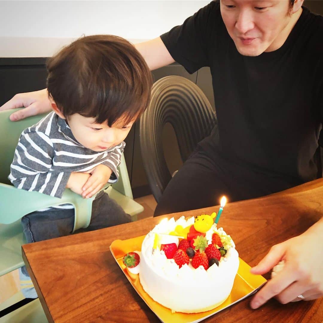 中村獅童さんのインスタグラム写真 - (中村獅童Instagram)「誕生日おめでどう🎂  #家族でお誕生日会 #2歳になりました #陽喜 #獅童」12月18日 15時47分 - shido_nakamura