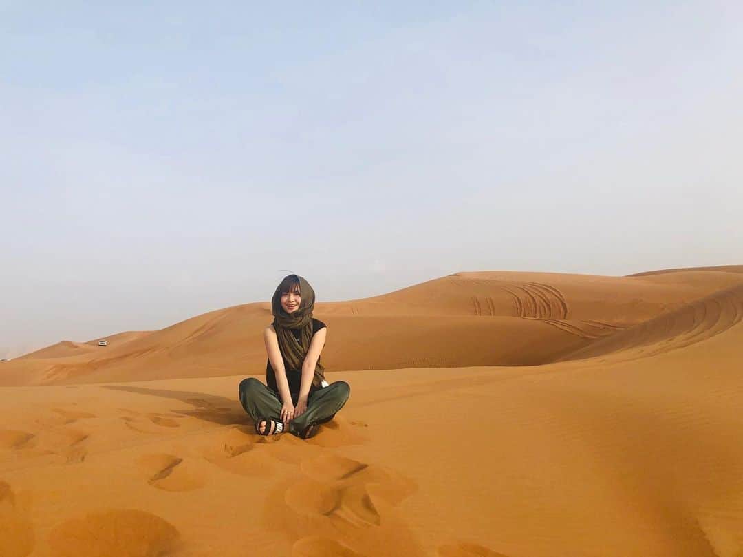 蒼山幸子さんのインスタグラム写真 - (蒼山幸子Instagram)「ストーリーに あげていますが 中東ひとり旅中だった たくましいともだちに誘われ ドバイで女ふたり旅を しています。 初日から砂漠泊で 乾燥と引き換えに 素晴らしい景色。 街中は船文化も。」12月18日 16時10分 - sachiko_aoyama