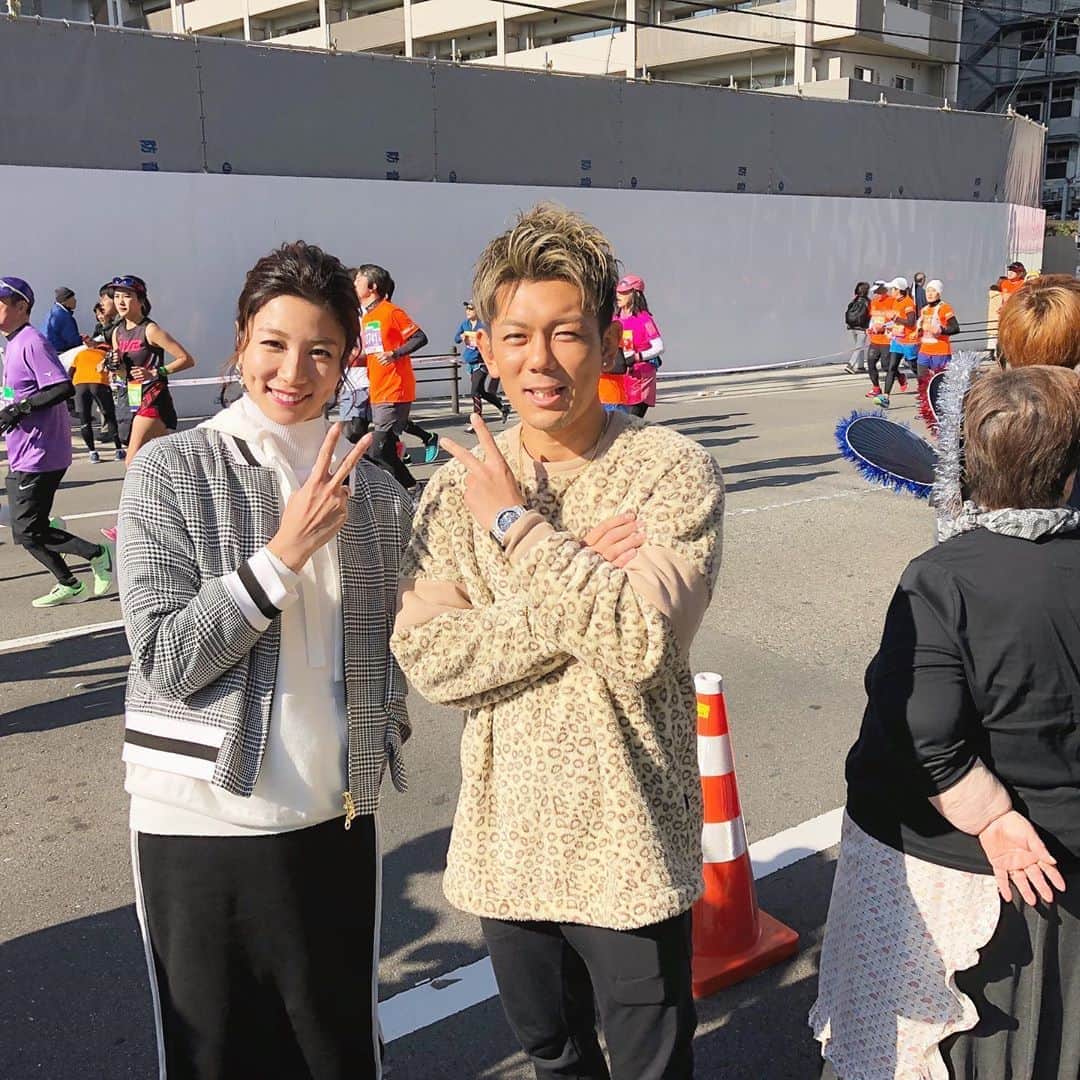 青木愛 青木愛さんのインスタグラム写真 - (青木愛Instagram)「終わってからだーーーいぶ日にち経っちゃったけど、大阪マラソン、皇治くんとお仕事させていただきました🏃🏻‍♀️🌈﻿  皇治くん来年走るそうです🏃🏼‍♂️←ほんまかな？笑﻿ ランナーの皆さん、お疲れ様でした ...