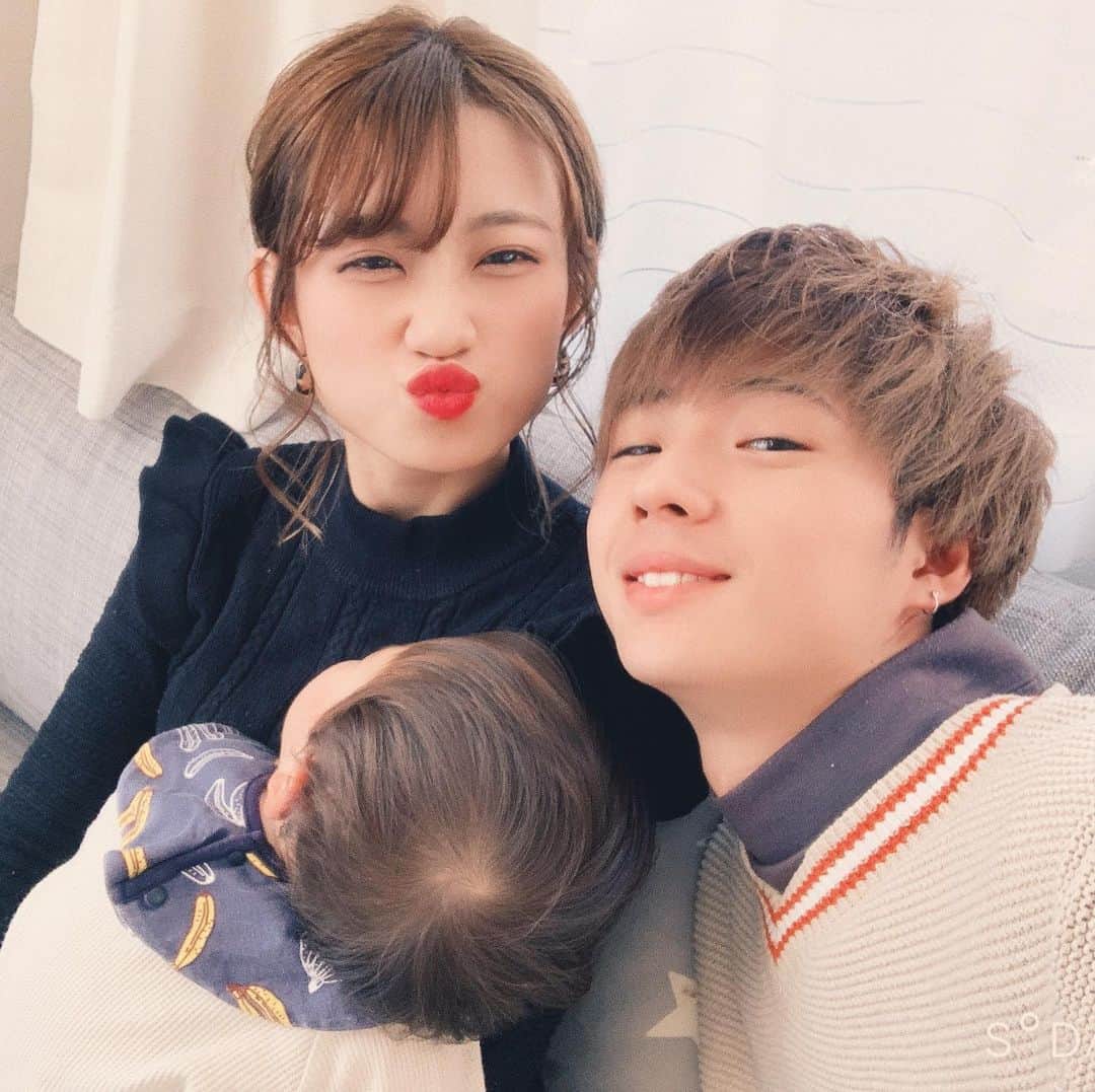 田南輝一のインスタグラム：「. . 咄嗟に出てしまうごめんねを何回も言うと機嫌を損なう嫁。 . ごめんごめん可愛い。 . .  #夫婦 #るぅきぃ #家族 #夫 #嫁グラフィー」