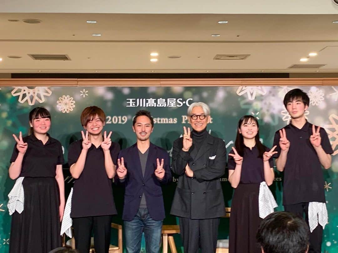 のインスタグラム：「玉川高島屋SC開業50周年記念クリスマスイベント「love  and trees」、無事終了！ 大盛況でした。坂本さん、水谷さん、東北ユースオーケストラの皆さん、おつかれさまでした！ #love andtrees  #みんなでつくる未来の森 #more trees #玉川高島屋sc」
