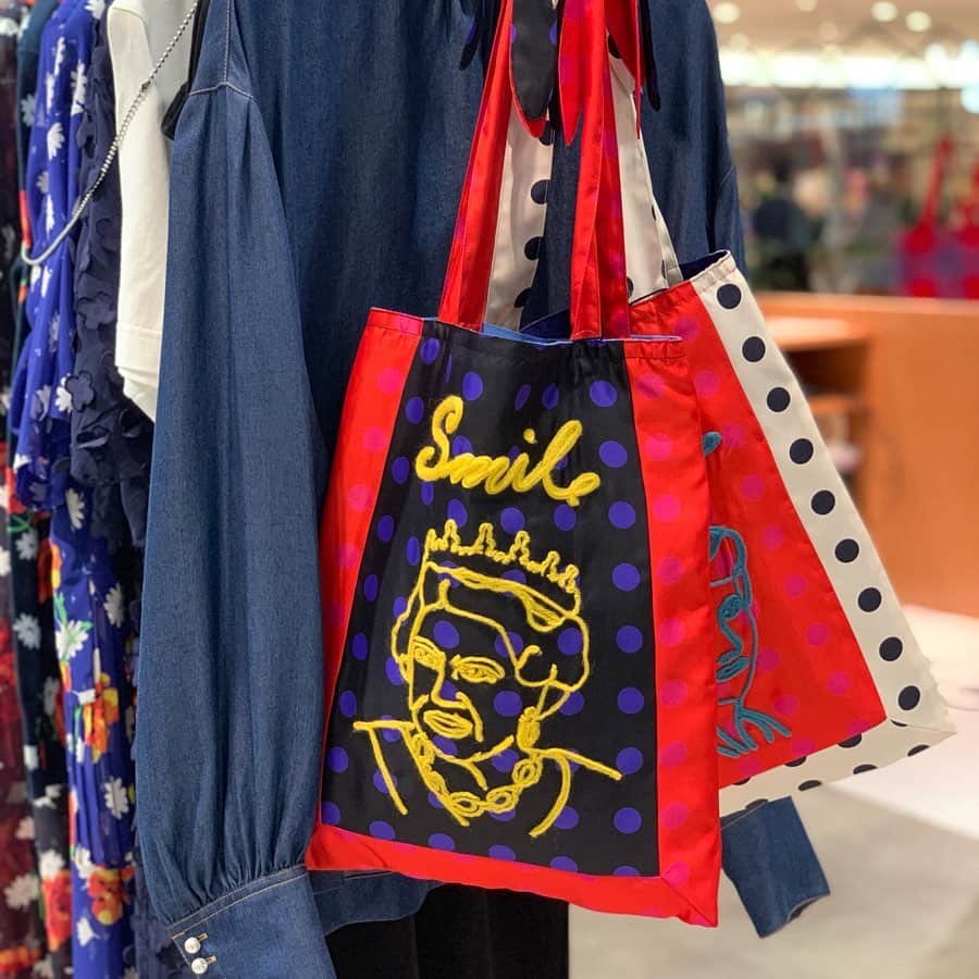 HANKYU.MODEさんのインスタグラム写真 - (HANKYU.MODEInstagram)「MUVEIL 2020 CRUISE COLLECTION At 3F 『D-LAB』 #Hankyu #HANKYUMODE #umedahankyu #阪急うめだ本店 #うめだ阪急 #阪急百貨店 #osaka #umeda #mode #dlab #muveil #ミュベール #cruisecollection #クルーズコレクション #princessd #princess #dess #bag #ドレス #バッグ #イギリス #英国 #女王 #プリンセス #オマージュ」12月18日 17時00分 - hankyumode