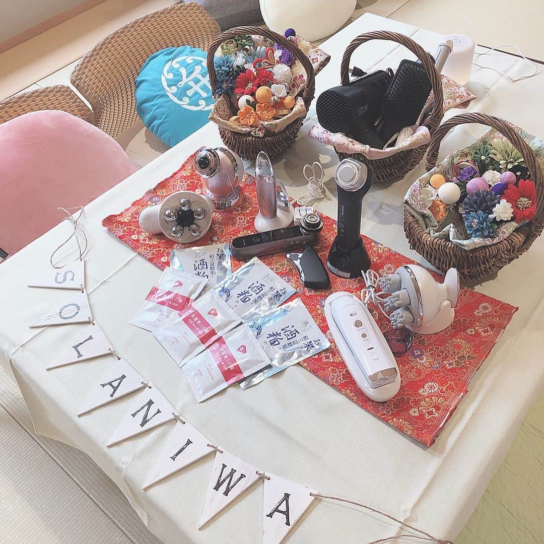 安中亜美さんのインスタグラム写真 - (安中亜美Instagram)「ㅤㅤㅤㅤㅤㅤㅤㅤㅤㅤㅤㅤㅤ 空庭温泉の貸切露天風呂付きのお部屋で 和風アフタヌーンティー❤ 浴衣で女子会とか最高すぎ♨️ ㅤㅤㅤㅤㅤㅤㅤㅤㅤㅤㅤㅤㅤ お部屋にはカラオケとか美容機器とか 可愛い写真映えアイテムも準備されてたよ👏 ㅤㅤㅤㅤㅤㅤㅤㅤㅤㅤㅤㅤㅤ 天然温泉の個浴はめちゃくちゃいい感じで ずっと入っとけそうやった😂 ㅤㅤㅤㅤㅤㅤㅤㅤㅤㅤㅤㅤㅤ #PR #空庭温泉 #弁天町 #女子会 #貸切風呂 #solaniwaonsen #温泉 #onsen @solaniwaonsen」12月18日 17時49分 - amitwinsworld