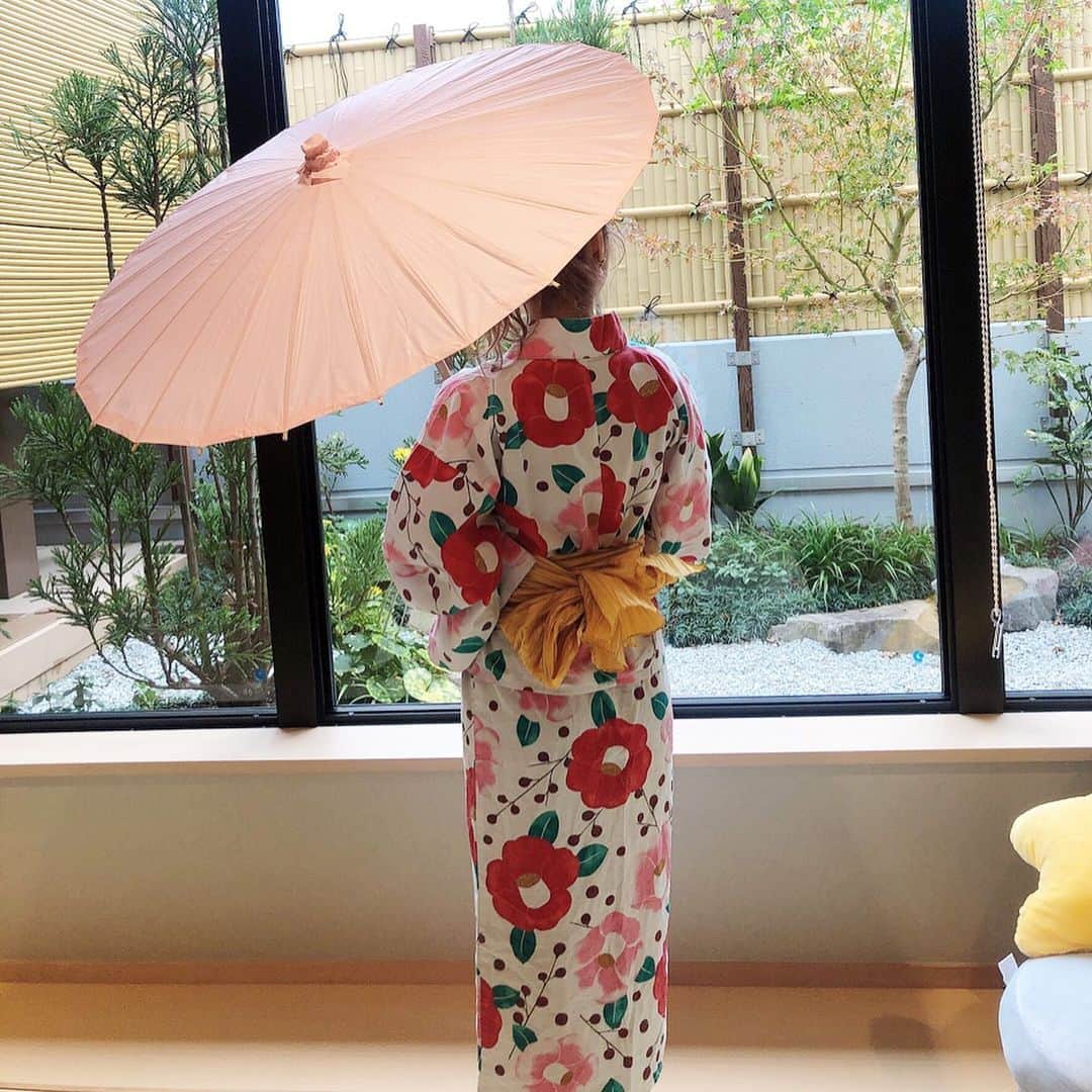 安中亜美さんのインスタグラム写真 - (安中亜美Instagram)「ㅤㅤㅤㅤㅤㅤㅤㅤㅤㅤㅤㅤㅤ 空庭温泉の貸切露天風呂付きのお部屋で 和風アフタヌーンティー❤ 浴衣で女子会とか最高すぎ♨️ ㅤㅤㅤㅤㅤㅤㅤㅤㅤㅤㅤㅤㅤ お部屋にはカラオケとか美容機器とか 可愛い写真映えアイテムも準備されてたよ👏 ㅤㅤㅤㅤㅤㅤㅤㅤㅤㅤㅤㅤㅤ 天然温泉の個浴はめちゃくちゃいい感じで ずっと入っとけそうやった😂 ㅤㅤㅤㅤㅤㅤㅤㅤㅤㅤㅤㅤㅤ #PR #空庭温泉 #弁天町 #女子会 #貸切風呂 #solaniwaonsen #温泉 #onsen @solaniwaonsen」12月18日 17時49分 - amitwinsworld