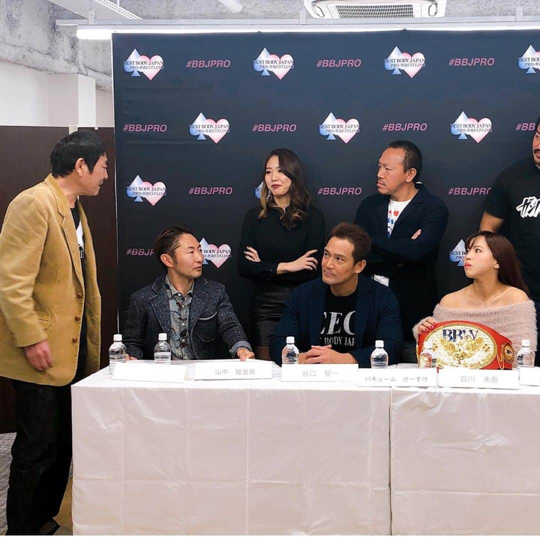 白川未奈さんのインスタグラム写真 - (白川未奈Instagram)「My first title defence is soon!  #tomorrow ・ 明日12月19日、ベストボディジャパンプロレスで初防衛戦です！！ ・ 会見でダンカンさんにひたすら失礼な事を言われたし。エリナ様はなんか色々勘違いしてるし。しっかりベルト防衛して、目を覚ましてと彼女に言いたいです。 ・ #ベストボディジャパンプロレス #campion  #bbjpro #bestbodyjapan #fitness #prowrestler #prowrestling #プロレス　#minashirakawa #fitness #training」12月18日 17時50分 - mina_shirakawa