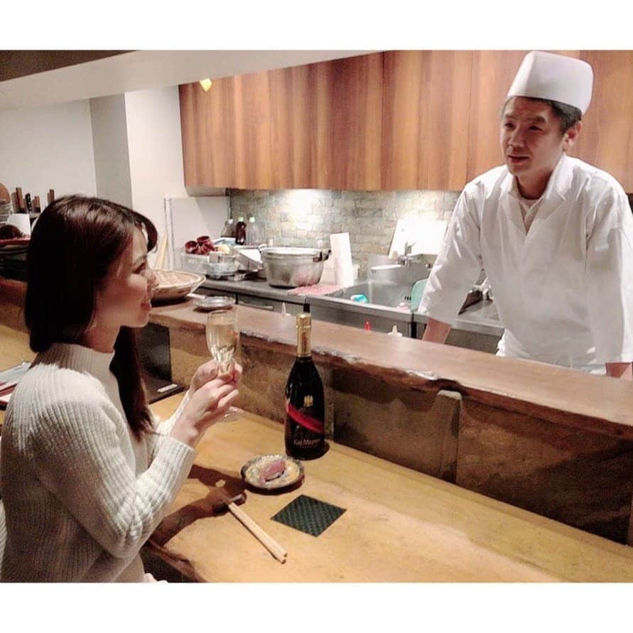 垰智子さんのインスタグラム写真 - (垰智子Instagram)「毎日、みなさま、お疲れ様です🥂💕 . まだ今年を振り返るには少し早いけど、いろいろあったなー。がんばったなーと思う今日この頃♪😋 . そんながんばるみんなに『お疲れ様♡』や、『がんばってね♪』の元気づけのシャンパン @ghmumm_jpn 🍾 . たまにはゆっくり自分と向き合って考える時間って本当に大切。 . 美味しいお食事と美味しいお酒は何よりも必要だよね☻ . よし！ 明日からもがんばろう.。o○ . #mumm #mummgrandcordon #celebration #shampagne #マム #マムグランコルドン #シャンパン #alcohol #シャンパーニュ #1枚目の写真、カメラマンはなんと大将（笑）」12月18日 18時06分 - taotao_tomo