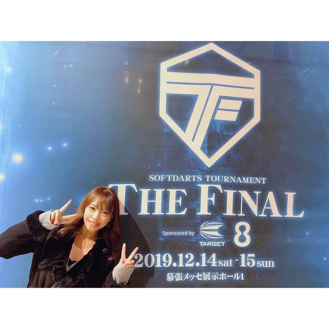 石川あんなさんのインスタグラム写真 - (石川あんなInstagram)「神がかってへたくそ でもダーツ楽しいだいすき🎯💓 . #おっぱいダーツ #負けたらすぐ自撮りする #来年こそは #thefinal2019 #darts #phoenixdarts」12月18日 18時06分 - anna_iskw