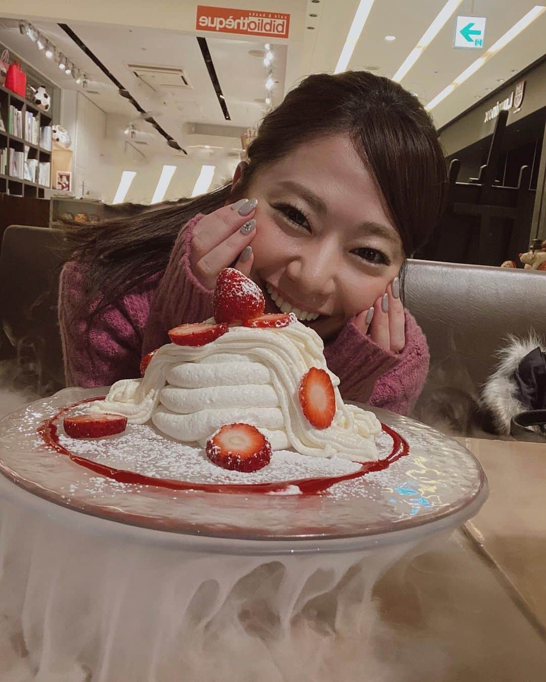 希帆さんのインスタグラム写真 - (希帆Instagram)「🍓💓🍓💓🦌💓🍓💓🍓💕 大好き人の幸せな笑顔見れて、 大好きな人たちと美味しいもの食べて、 ただただ、幸せをもらった週末でした🙈❤️」12月18日 18時07分 - k_i_h_o_