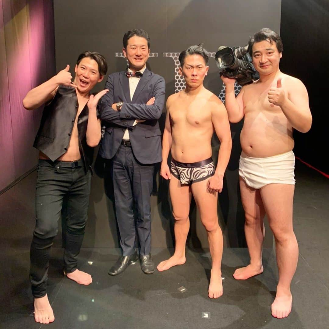 菊地智義さんのインスタグラム写真 - (菊地智義Instagram)「『ジャングルポケット ネタライブ ~僕たちの好きなネタベスト10~』 素晴らしいネタの連続でずーっと面白かった！ 本当に頼もしい後輩になったもんだよ。 幕間の歌も全部楽しかった！ 皆さんありがとうございました。 #ジャングルポケット #ジャンポケ #ルミネtheよしもと #ナイスですね〜 #昔一緒にやってたトリオイベントで #先輩トリオが後輩トリオの単独の前説 #をやるって約束をして #ポテト少年団で前説 #やったのを思い出した #なので #1人で全力の前説的なのやりました #キクチウソツカナイ」12月18日 18時15分 - potatokikuchi2