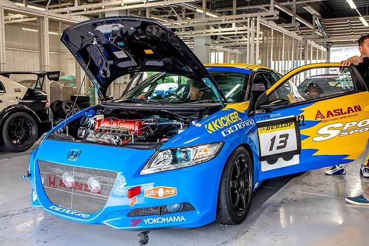 のインスタグラム：「_ Concept136 Honda CR-Z K-Swapped by ASLAN _ Shot on Dec-17 2019 "SUZUKA CIRCUIT TIME ATTACK" organized by @aslan_inc_japan at Suzuka International Circuit _ owner: @136concept k-swap: @aslan_inc_japan photo: @mistbahn _ _ JP) 2019年12月17日、鈴鹿サーキット国際レーシングコース(鈴鹿フルコース)で開催されたアスランさん( @aslan_inc_japan )主催の「SUZUKA CIRCUIT TIME ATTACK」にて撮影。 _ _ #suzukacircuittimeattack #scta #aslan #アスラン #aslan_inc_japan #136racing #concept136 #hondacrz #crz #zf1 #zf2 #honda #ホンダCRZ #spoon #spoonsports #typeone #spoonsportsusa #kswapped #kswap #k20a #k20 #vtec #becauseracecar #trackcarbuild #enduranceracecar #zf1nation #crznation #hondasontrack」