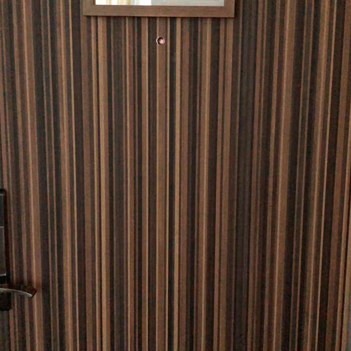 丸山ゴンザレスのインスタグラム：「‪海外ホテルでよくあるやつ。イッテQの内村さん的な。‬」