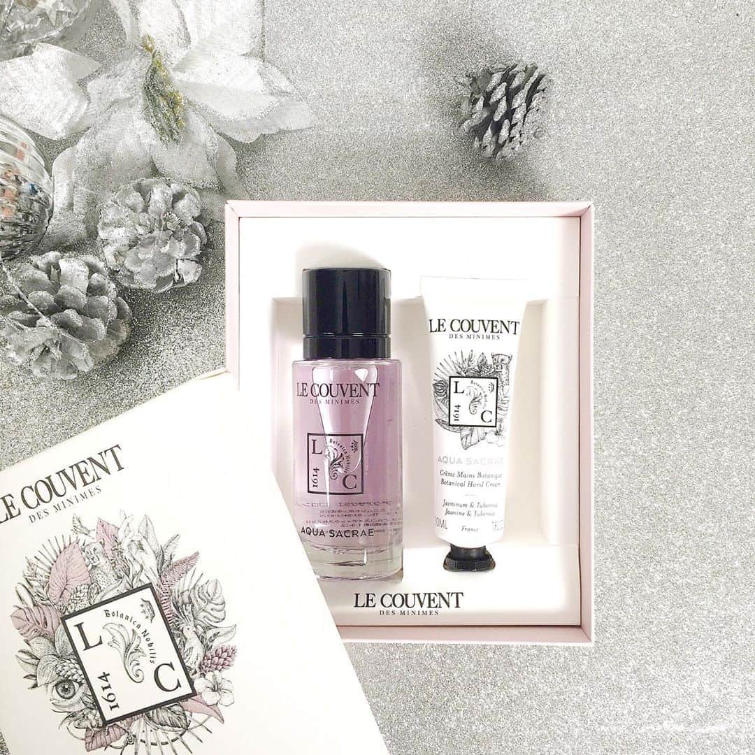 ISETAN MiRRORさんのインスタグラム写真 - (ISETAN MiRRORInstagram)「・ 発売中﻿ 一部店舗限定販売（1月31日まで）﻿ ﻿ 【LE COUVENT DES MINIMES】﻿ アクアパラディシ デュオ﻿ （ハンドクリーム、ボタニカルコロン アクアパラディシ50mL）﻿ ﻿ バラの香りに包まれる、ハンドクリームとフレグランスのキット。﻿ 華やかなパッケージはギフトにもおすすめです。﻿ ﻿ ﻿ 1月31日まで、イセタン ミラー 首都圏各店にて、南仏発のフレグランスブランド、<クヴォン・デ・ミニム>の一部ギフトアイテムをご紹介中。﻿ ﻿ ﻿ #isetanmirror #イセタンミラー﻿ #lecouventdesminimes #クヴォンデミニム﻿ #フレグランス #ハンドクリーム﻿ #cosme #cosmetics#コスメ﻿ #ボディケア#プチギフト#クリスマスギフト﻿ #コスメ好きさんと繋がりたい﻿ ﻿ ﻿ <クヴォン・デ・ミニム>イセタン ミラーお取り扱い店舗﻿ ﻿ ルミネ新宿店﻿ ルミネ大宮店﻿ セレオ八王子店﻿ ルミネ横浜店﻿ ルミネ北千住店﻿ 吉祥寺パルコ店﻿ ららぽーとTOKYO-BAY店﻿ 錦糸町テルミナ2店﻿ アトレ大井町店﻿ 東急プラザ表参道原宿店﻿ アトレ恵比寿店﻿ ルミネ荻窪店﻿ 新丸の内ビルディング店﻿ 東京ミッドタウン日比谷店﻿ ミーツ国分寺店﻿ テラスモール湘南店﻿」12月18日 18時25分 - isetanmirror