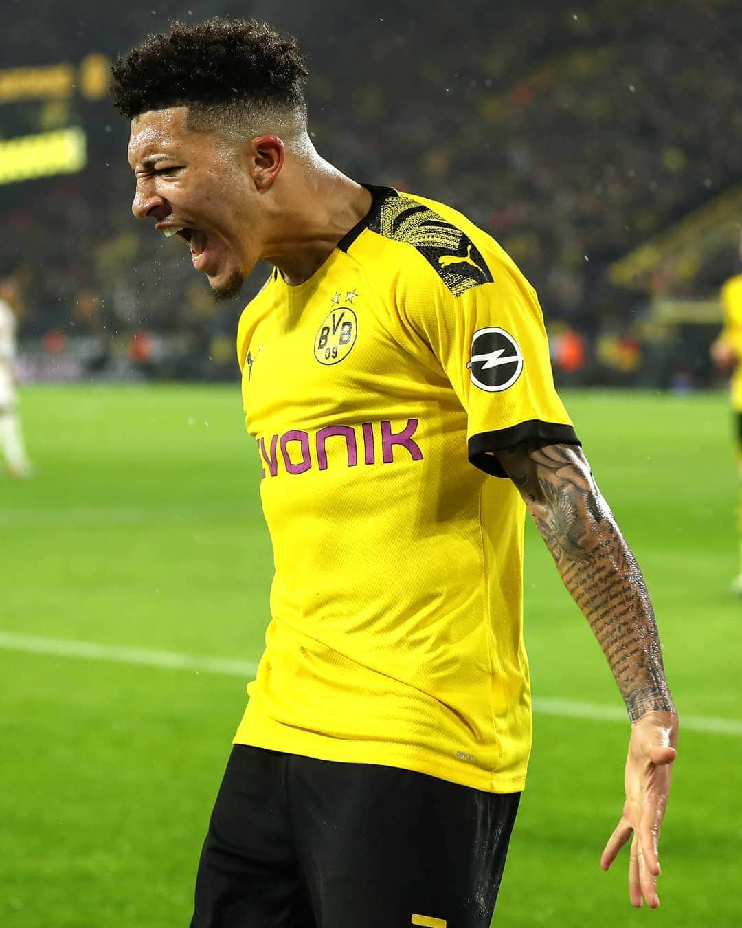 UEFAチャンピオンズリーグさんのインスタグラム写真 - (UEFAチャンピオンズリーグInstagram)「Sancho's form = 🔥🔥🔥⁣ 8 goals in his last 7 games + 5 assists (all comps) 🖤💛 ⁣ ⁣ #UCL」12月18日 18時36分 - championsleague