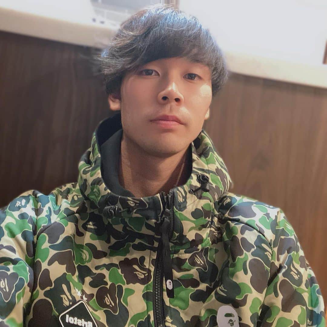 のインスタグラム：「この服気に入ってる🥰 トレーニングでも使えるし、私服としてもカッコいい😍 #FCRB#fcrealbristol#ape #カッコいい#トレーニングウェア#私服#どちらでも#愛用 #お洒落」