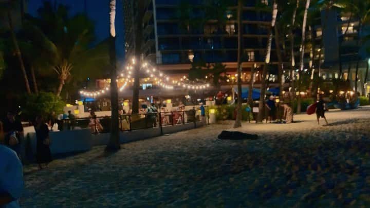 山川就史のインスタグラム：「🌛🏖💏 #movie #instagood  #当分続く #ハワイの思い出シリーズ」