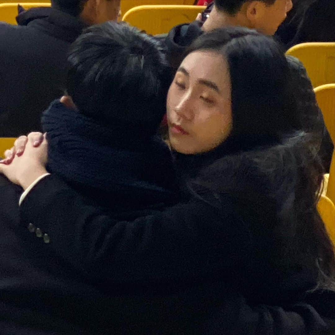 植田朝日のインスタグラム：「‪🇰🇷‬﻿ ﻿ ‪日韓戦15分前、冬のソナタなう。苦笑‬﻿ ﻿ ‪#朝日旅 #韓国遠征 #釜山遠征 #E1 #日韓戦 #冬のソナタ‬」