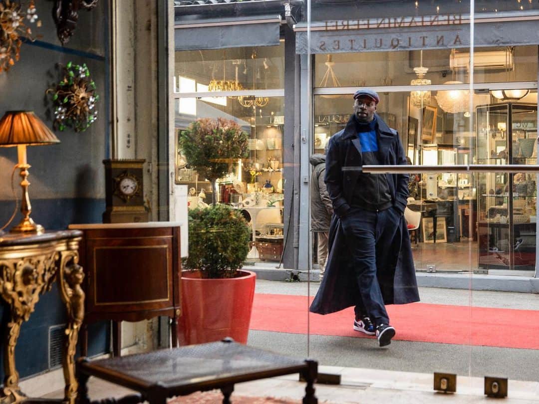 オマール・シーさんのインスタグラム写真 - (オマール・シーInstagram)「Arsène Lupin a changé.  Ça tourne... Prochainement sur @NetflixFR @Netflix」12月18日 19時23分 - omarsyofficial